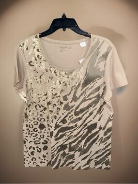 NWT Zenergy by Chico's Hala Foil Animal Print Short Sleeve Tee in Tibet Taupe-2